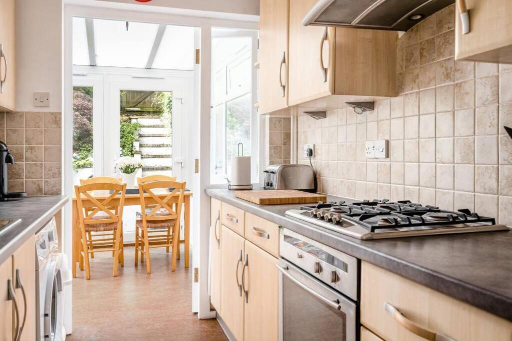 Stunning 4 Bedroom House In Central 巴斯 外观 照片