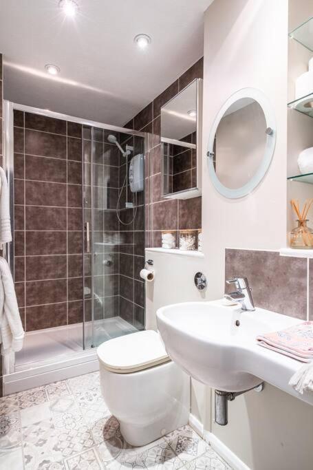 Stunning 4 Bedroom House In Central 巴斯 外观 照片