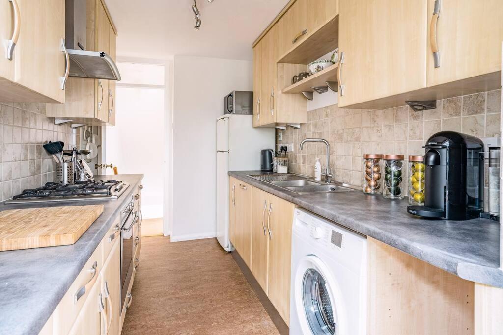 Stunning 4 Bedroom House In Central 巴斯 外观 照片